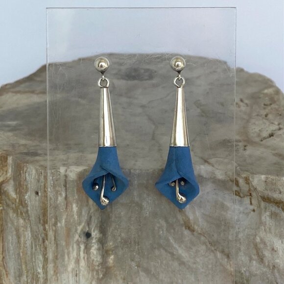 Sterling Silver 925 1.5" Blue Resin 3D Calla Lily Floral Flower Dangle Earrings - Picture 1 of 16